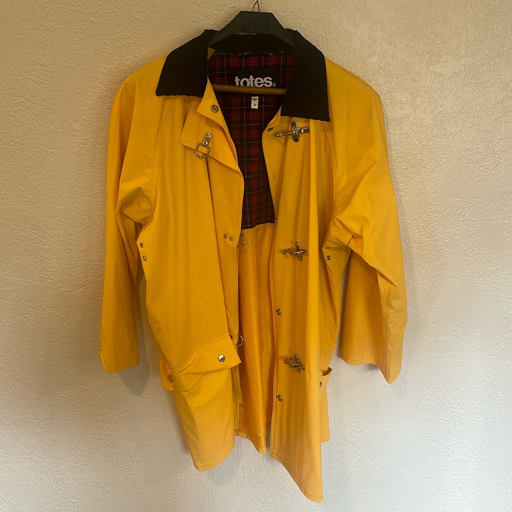 Totes Yellow Raincoat with Metal Button Clips, Red Interior